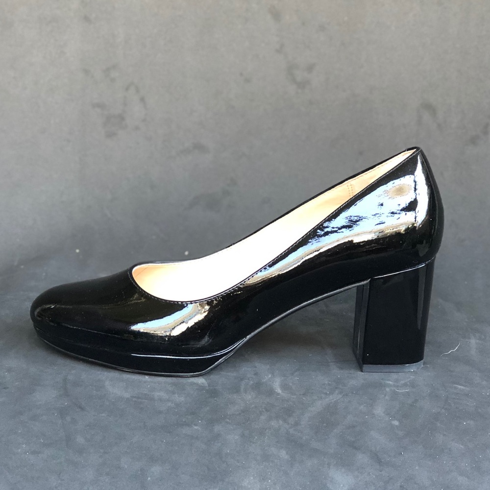 CLARKS cushion patent leather pumps